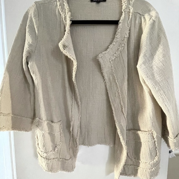 beige short jacket - Picture 1 of 3